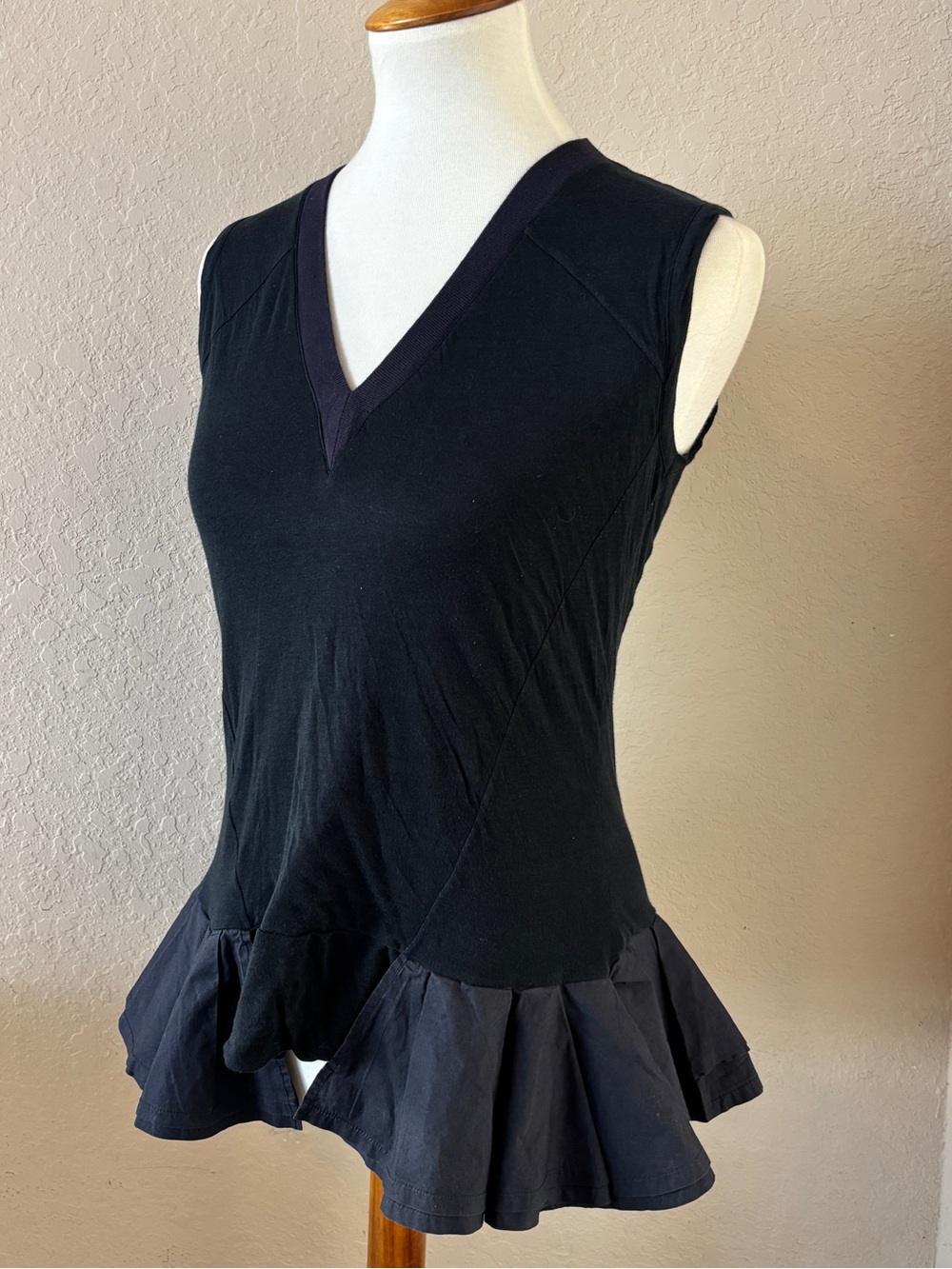 Marni Mixed Media Sleeveless Peplum Top V-neck Ruffled hem Black IT 40 US Small